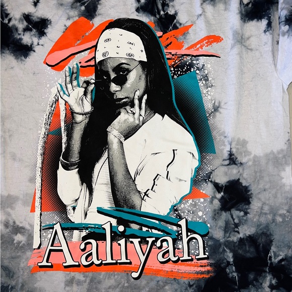 🎵 NWOT! Official Aaliyah Tie Dye Tee - Picture 1 of 5